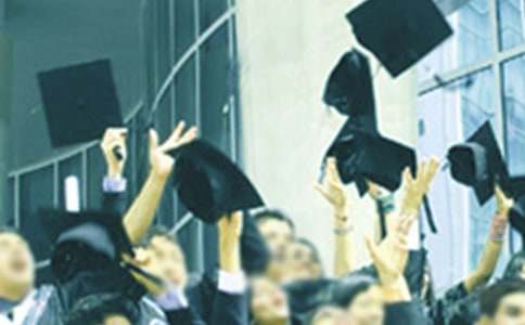 關于畢業邀請函范文