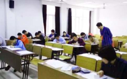 六年級自信的期中考試作文（通用23篇）