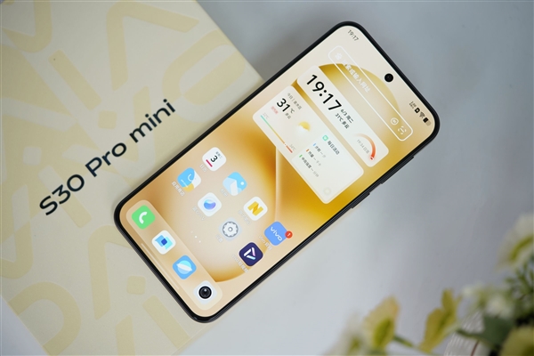 6.31英寸完美小直屏！vivo S30 Pro mini圖賞