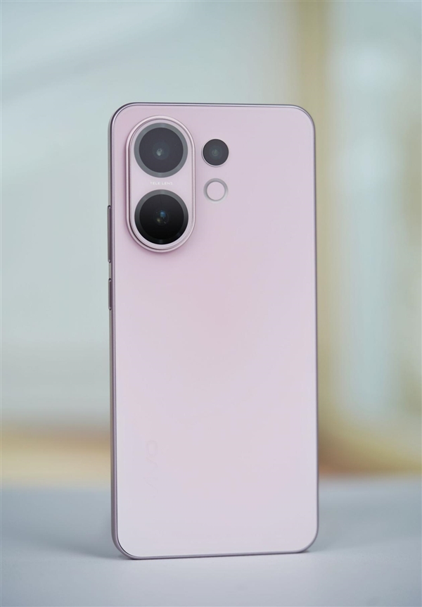 手感絕佳純直屏！vivo S30桃桃粉圖賞