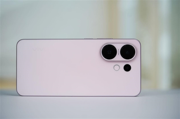 手感絕佳純直屏！vivo S30桃桃粉圖賞