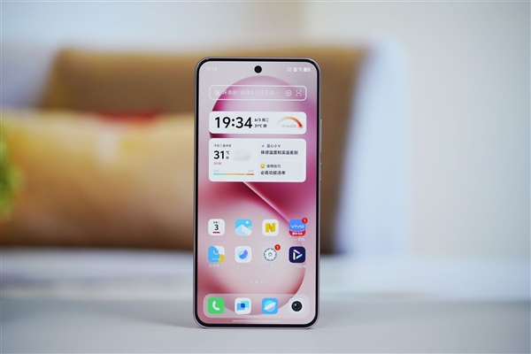 手感絕佳純直屏！vivo S30桃桃粉圖賞
