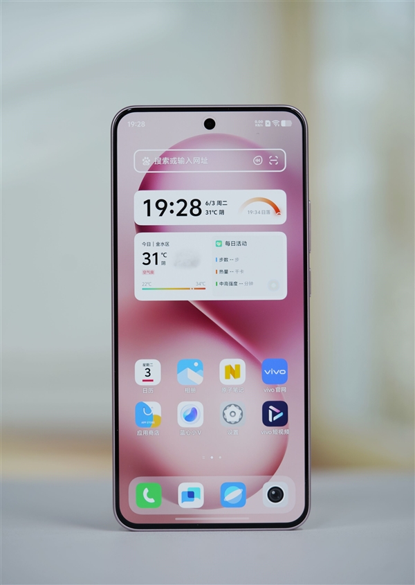 手感絕佳純直屏！vivo S30桃桃粉圖賞
