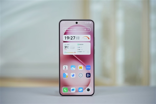 手感絕佳純直屏！vivo S30桃桃粉圖賞