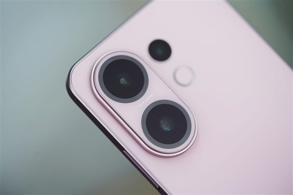 手感絕佳純直屏！vivo S30桃桃粉圖賞