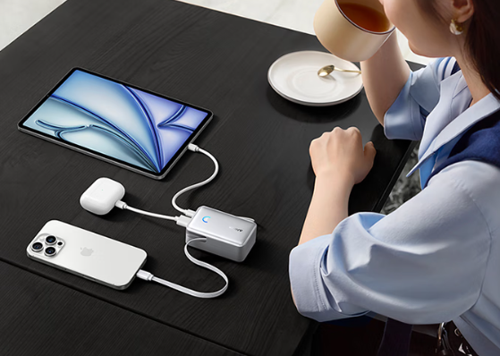 安克推出S1自帶線45W帶屏移動電源：2C+1A設計首發299元