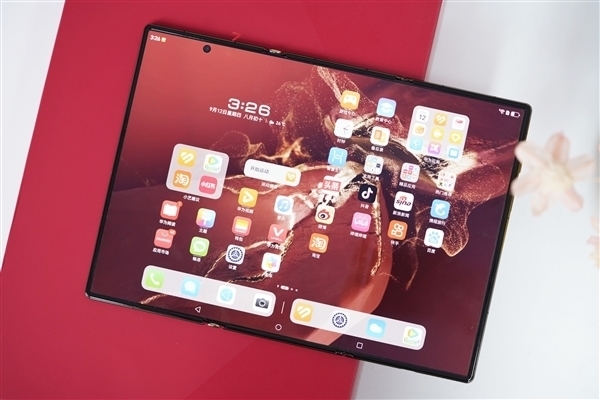 曝華為新款三折疊Mate XT 2九月發布：支持低軌衛星互聯網 沒信號也能上網