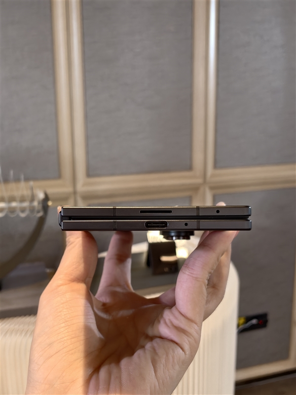 13999元起！三星Galaxy Z Fold7正式發布：8.9mm、215g全球輕