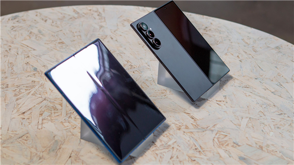 三星Galaxy Z Fold7圖賞：全球輕大折疊 比iPhone 16 Pro Max還要輕