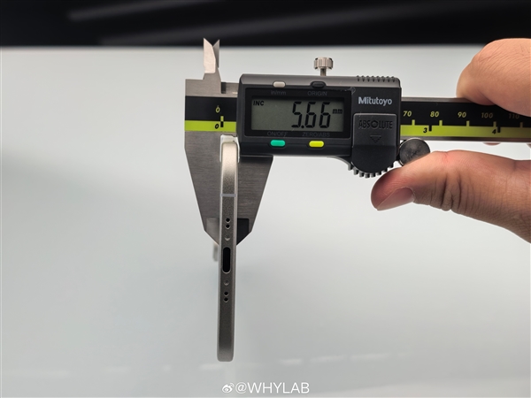 iPhone 17 Air新機模上手：蘋果史上薄手機 無SIM卡槽
